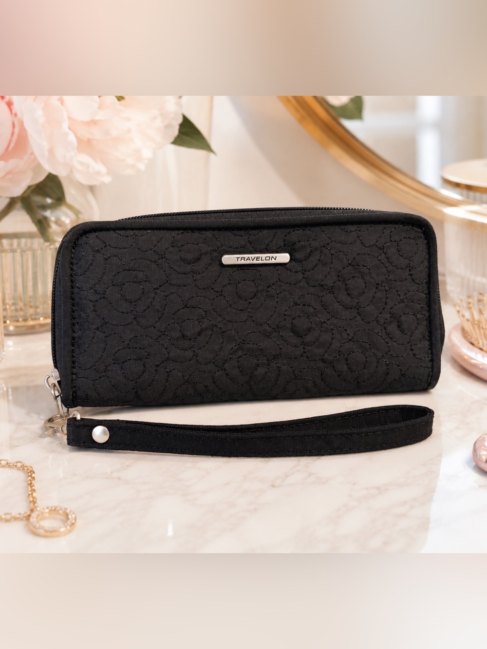 NWOT Travelon RFID Blocking Zip-Around Wristlet Wallet – Black Quilted Floral